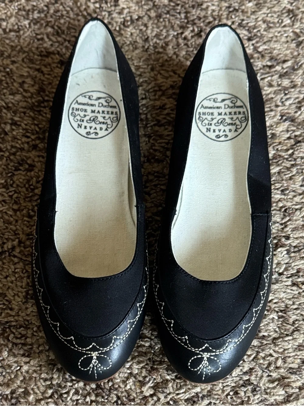 American Duchess Regency Era Dashwood flats Size 6 Black with ivory stitching